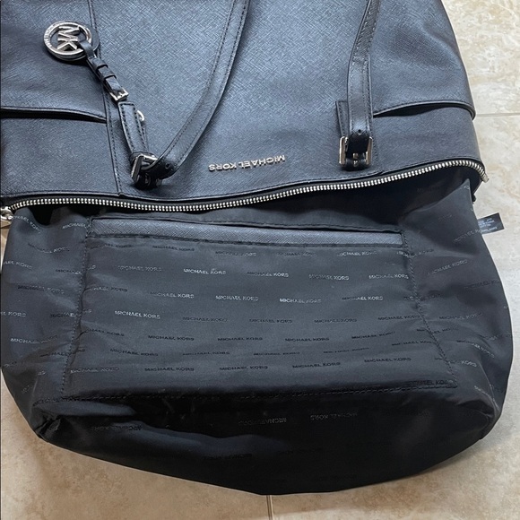 Michael Kors Jet Set Travel Large Black Saffiano Leather Tote Bag Purse - Picture 2 of 16